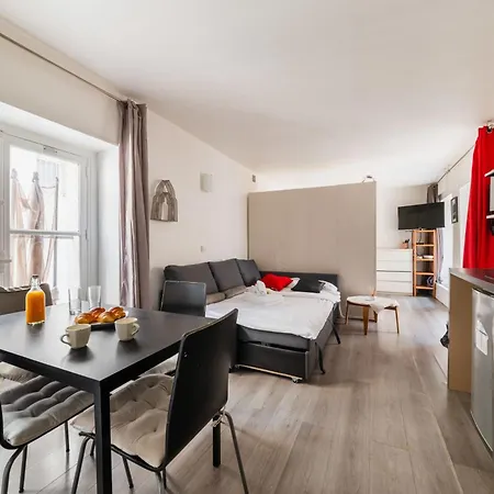 Grand Confort - Republique 10 Apartmán