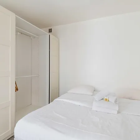 Grand Confort - Republique 10 *