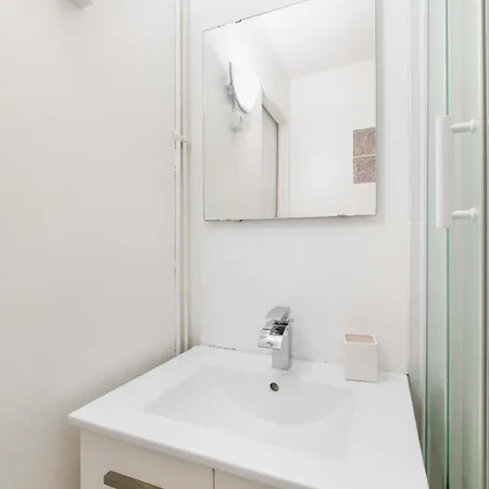 Grand Confort - Republique 10 Apartmán *